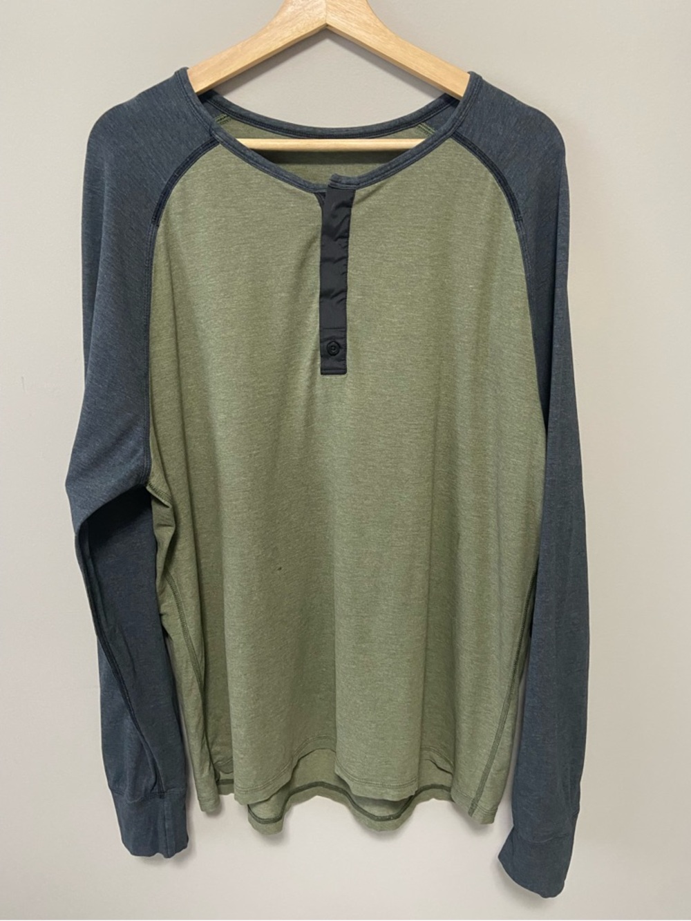 lululemon athletica Olive Body with Charcoal Raglan Long-Sleeve Henley